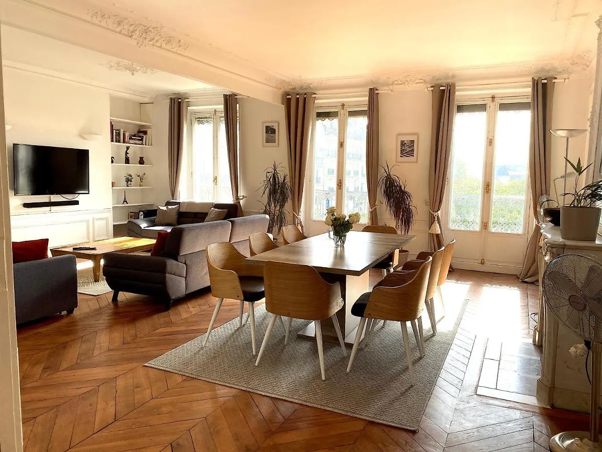 Lägenhet Marvellous Sunbathed 3br At The Heart Of *