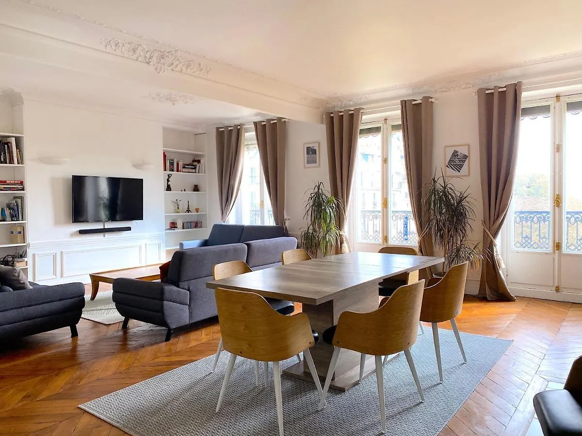 Marvellous Sunbathed 3br At The Heart Of Lägenhet Paris