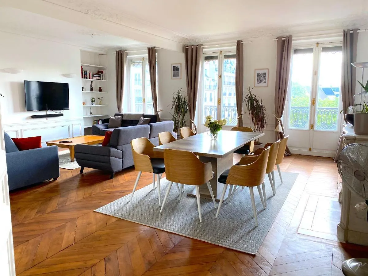 Marvellous Sunbathed 3br At The Heart Of Lägenhet Paris