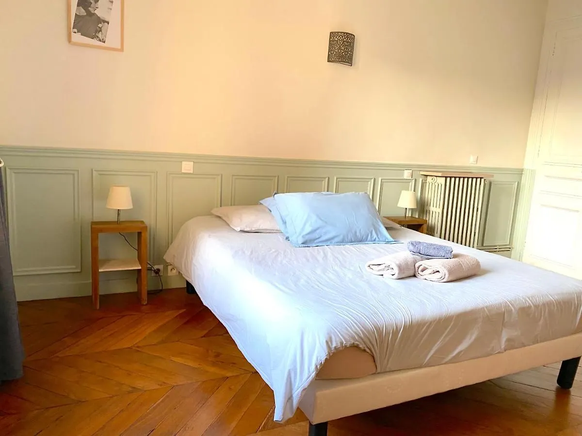 Marvellous Sunbathed 3br At The Heart Of Lägenhet
